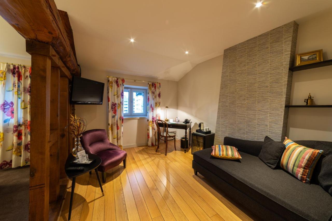 Hotel Le Griffon D'Or Bourg-en-Bresse Bagian luar foto