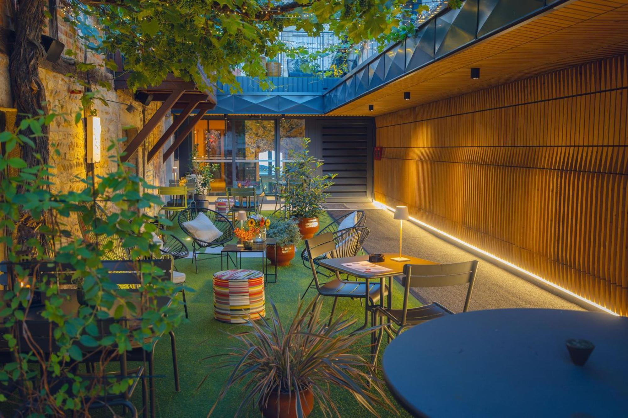 Hotel Le Griffon D'Or Bourg-en-Bresse Bagian luar foto